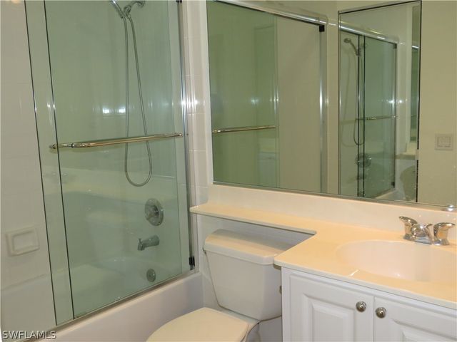 3387 Cayman LN, Naples, FL 34119