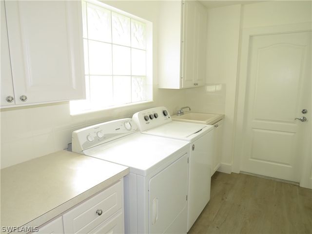 3387 Cayman LN, Naples, FL 34119