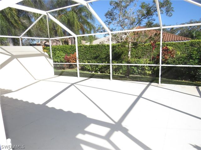 3387 Cayman LN, Naples, FL 34119