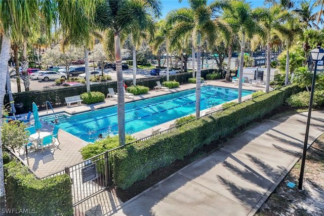 3387 Cayman LN, Naples, FL 34119