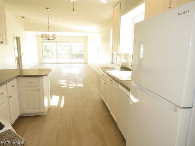 3387 Cayman LN, Naples, FL 34119