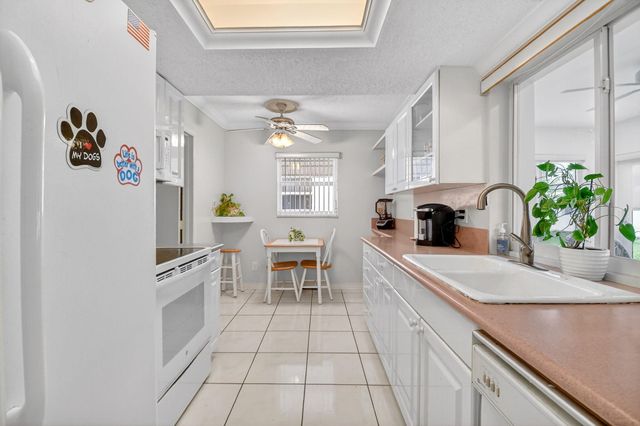 118 SW 9th Street, Boynton Beach, FL 33426