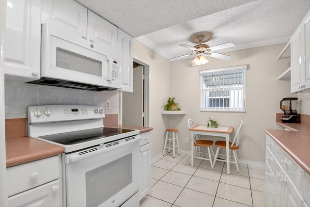 118 SW 9th Street, Boynton Beach, FL 33426