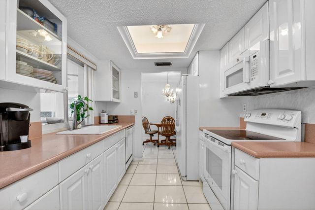 118 SW 9th Street, Boynton Beach, FL 33426