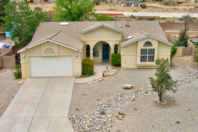 2405 Agua Fria Drive NE, Rio Rancho, NM 87144