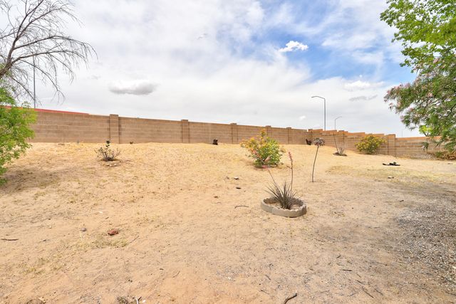 2405 Agua Fria Drive NE, Rio Rancho, NM 87144