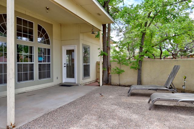 2405 Agua Fria Drive NE, Rio Rancho, NM 87144