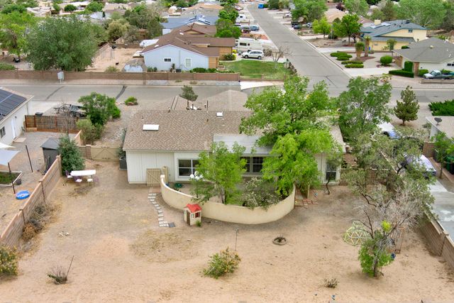 2405 Agua Fria Drive NE, Rio Rancho, NM 87144