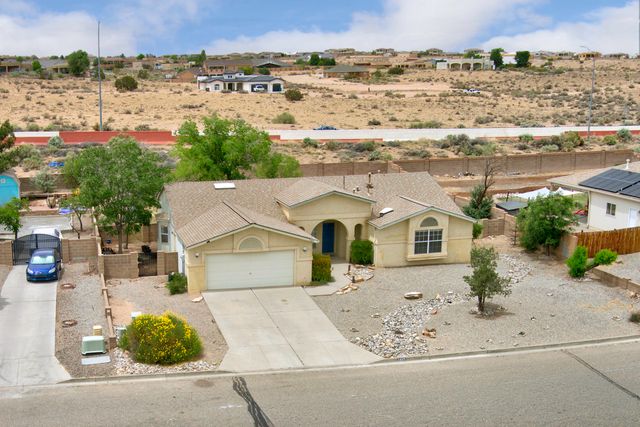 2405 Agua Fria Drive NE, Rio Rancho, NM 87144