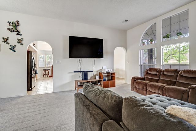 2405 Agua Fria Drive NE, Rio Rancho, NM 87144
