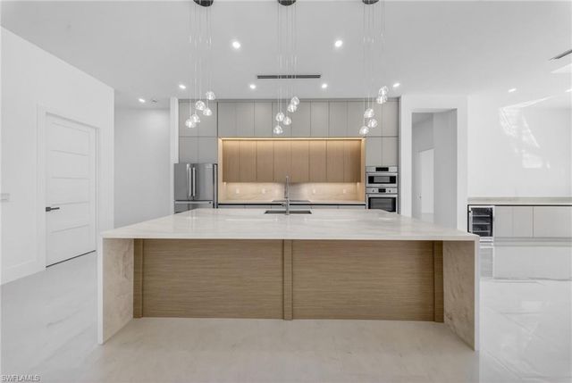 1886 39th ST SW, Naples, FL 34117