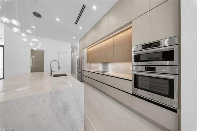 1886 39th ST SW, Naples, FL 34117