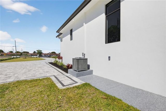 1886 39th ST SW, Naples, FL 34117