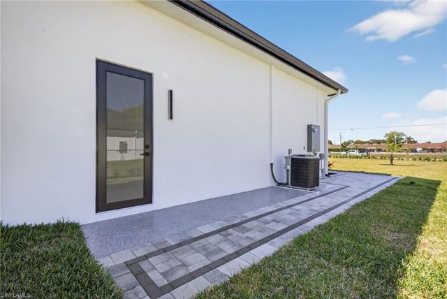 1886 39th ST SW, Naples, FL 34117