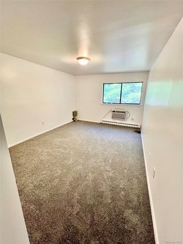 20 Pierces Road 3, Newburgh, NY 12550