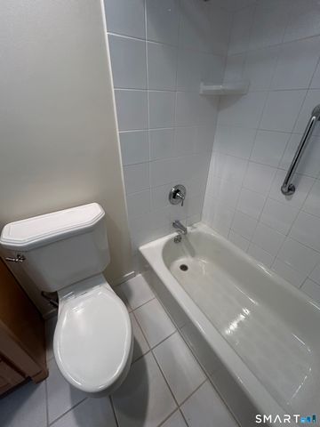 419 Heritage Village B, Southbury, CT 06488