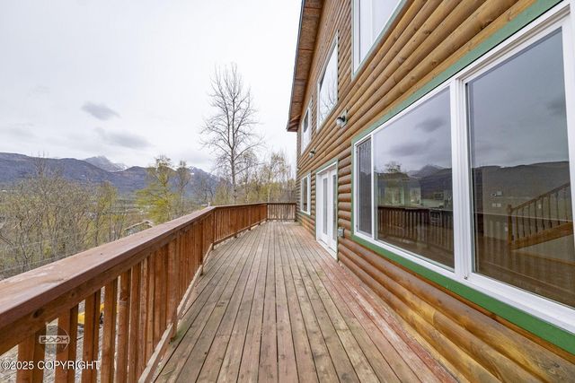 18699 Stonehill Drive, Eagle River, AK 99577