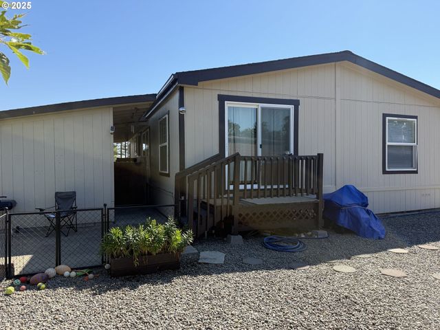 29720 Jeans Rd 24, Veneta, OR 97487