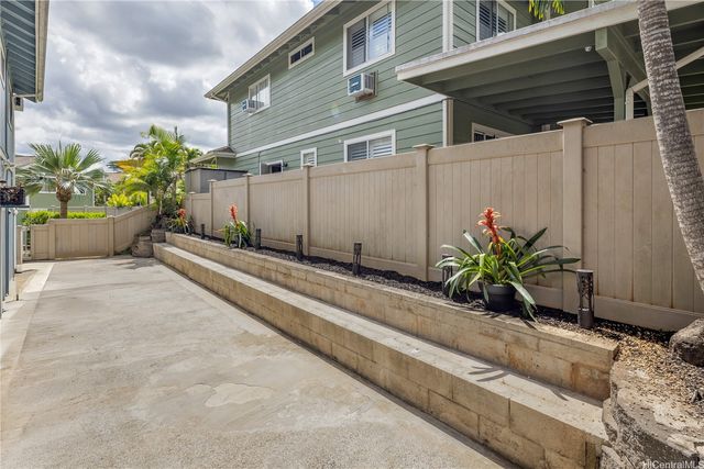 95-1129 Wikao Street 91, Mililani, HI 96789
