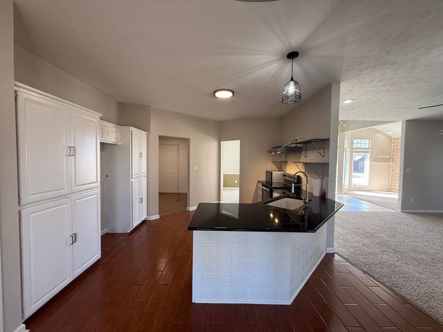 4566 S Park Avenue, Springfield, MO 65810