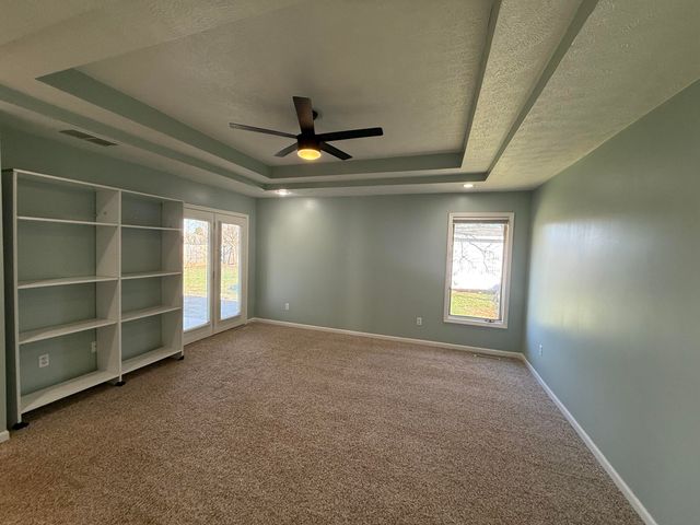 4566 S Park Avenue, Springfield, MO 65810