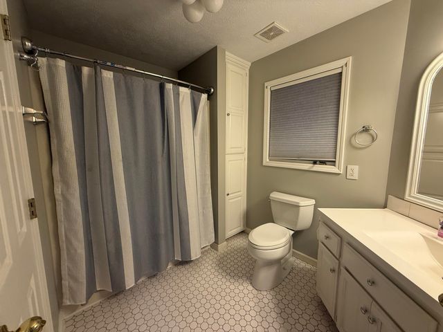 4566 S Park Avenue, Springfield, MO 65810