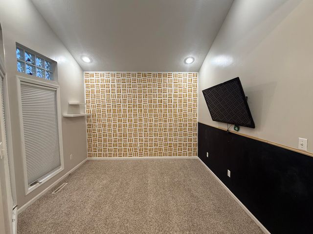 4566 S Park Avenue, Springfield, MO 65810