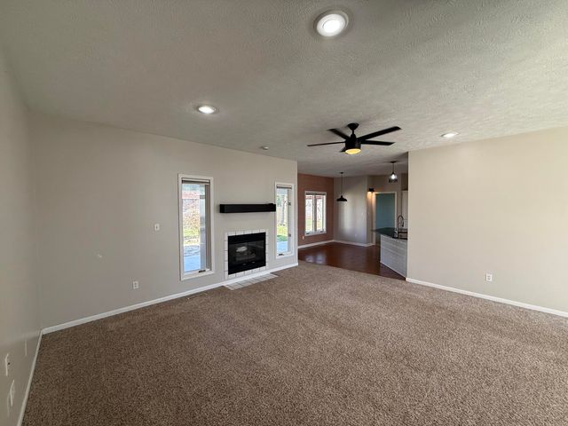 4566 S Park Avenue, Springfield, MO 65810