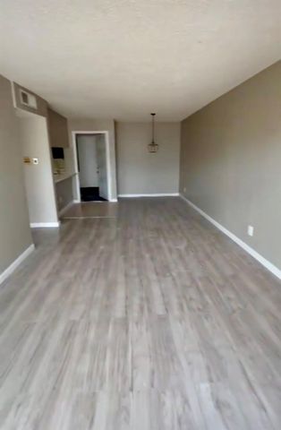 2830 S Bartell Drive 28, Houston, TX 77054