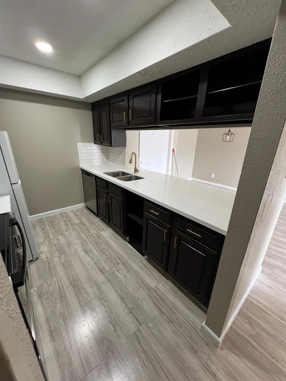 2830 S Bartell Drive 28, Houston, TX 77054