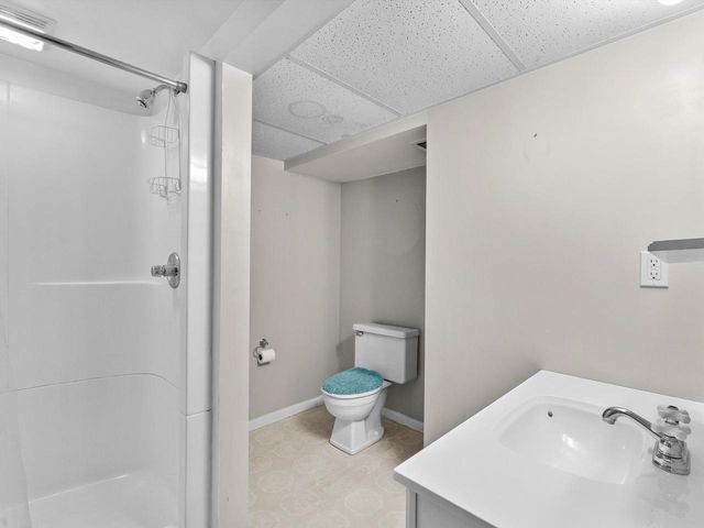 2136 Richmond AVENUE, Manitowoc, WI 54220