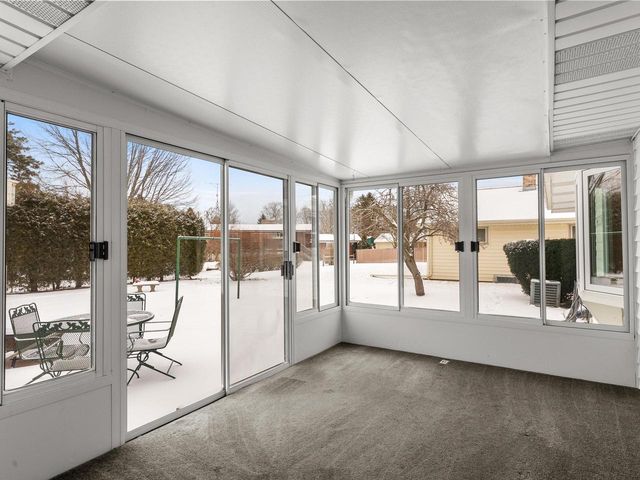 2136 Richmond AVENUE, Manitowoc, WI 54220