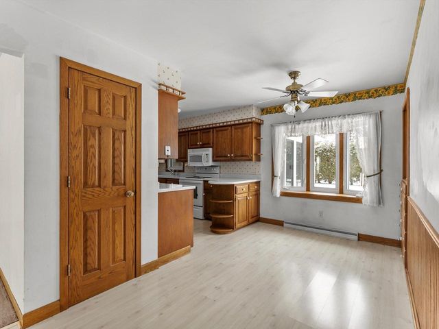 2136 Richmond AVENUE, Manitowoc, WI 54220