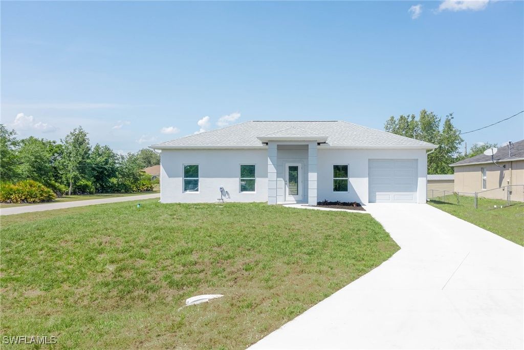 2620 57th ST W, Lehigh Acres, FL 33971