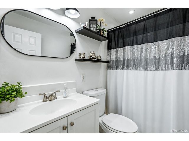 931 S Canosa Ct, Denver, CO 80219