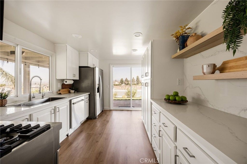 904 S Ridgecrest, Anaheim, CA 92807 — photo 2