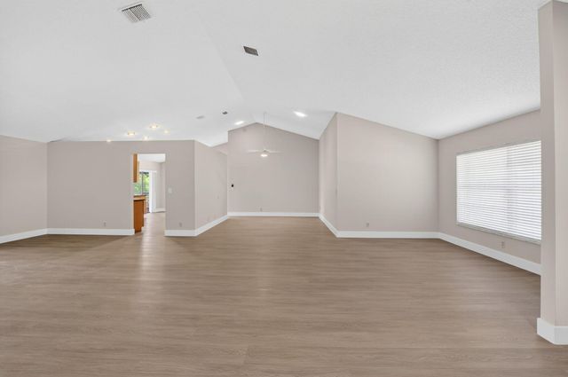 9720 Majestic Way, Boynton Beach, FL 33437