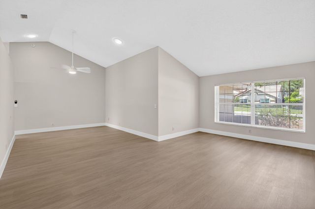 9720 Majestic Way, Boynton Beach, FL 33437