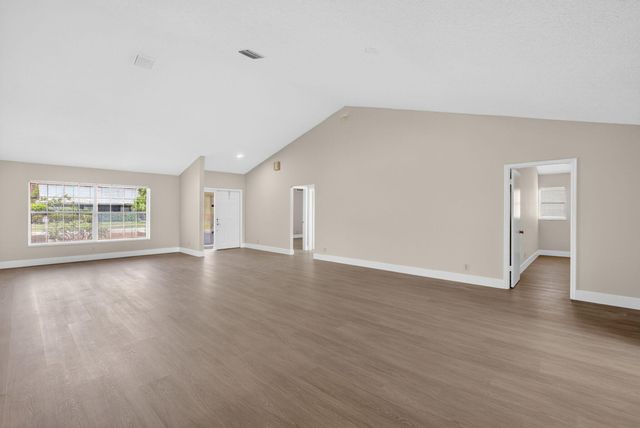 9720 Majestic Way, Boynton Beach, FL 33437