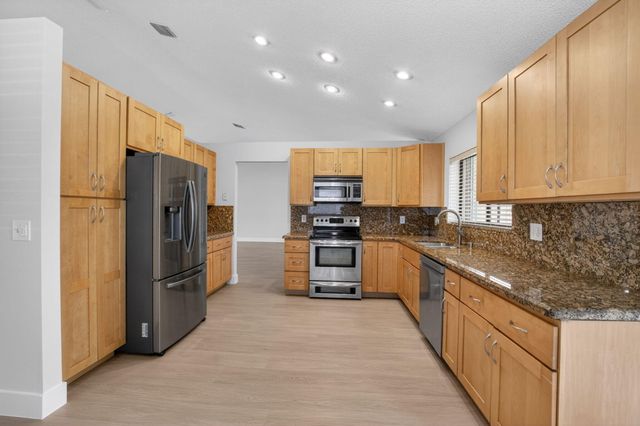 9720 Majestic Way, Boynton Beach, FL 33437