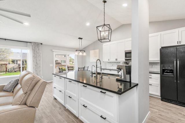 675 SE Ashton Court, Waukee, IA 50263