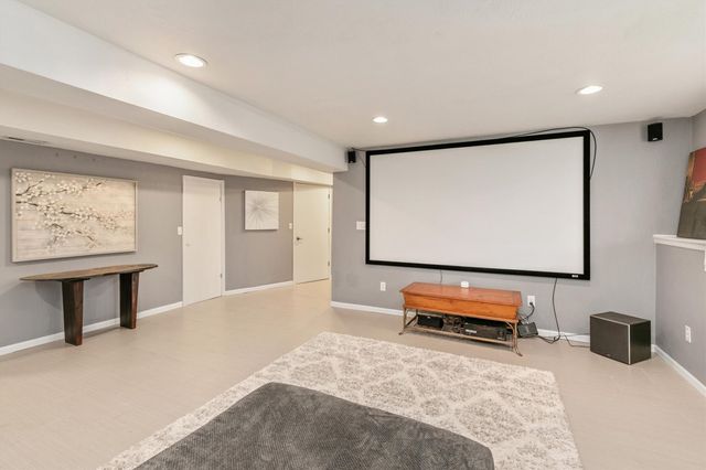 675 SE Ashton Court, Waukee, IA 50263