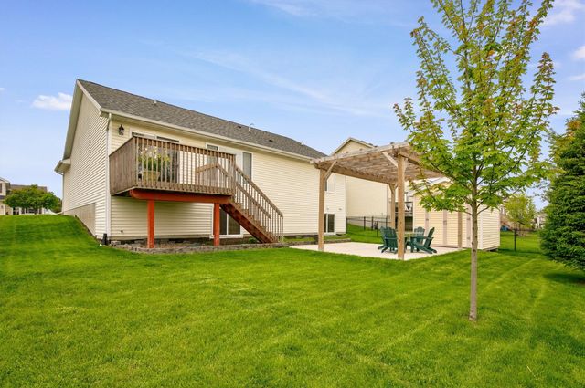 675 SE Ashton Court, Waukee, IA 50263