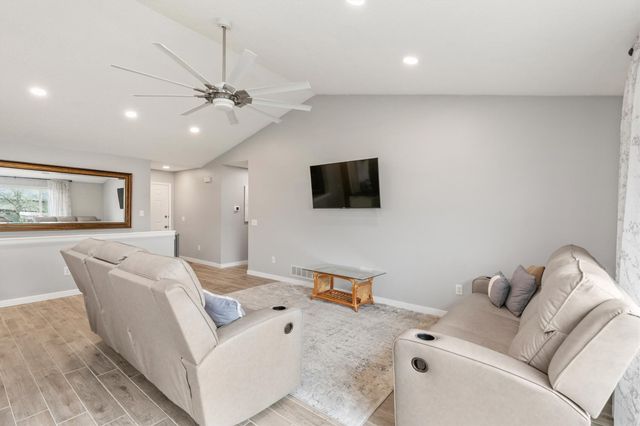 675 SE Ashton Court, Waukee, IA 50263