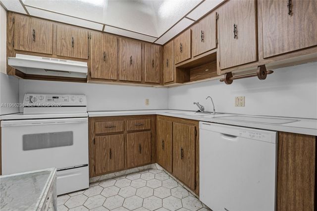 20301 W Country Club Dr 1826, Aventura, FL 33180