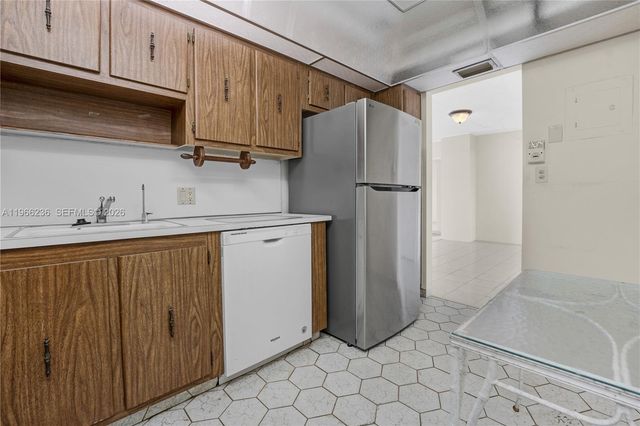 20301 W Country Club Dr 1826, Aventura, FL 33180