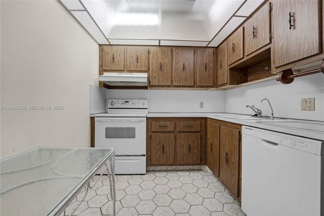 20301 W Country Club Dr 1826, Aventura, FL 33180