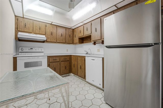 20301 W Country Club Dr 1826, Aventura, FL 33180