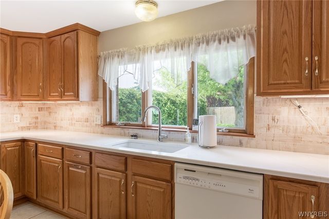 291 Macarthur Drive, Amherst, NY 14221