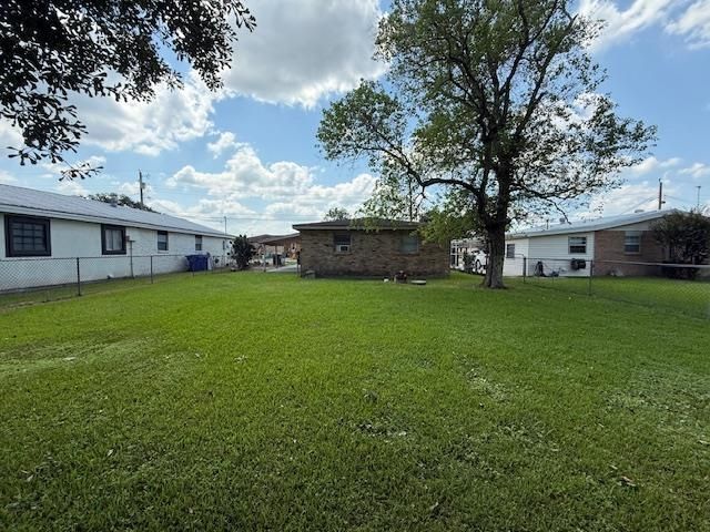 418 Fieldcrest Dr, Thibodaux, LA 70301